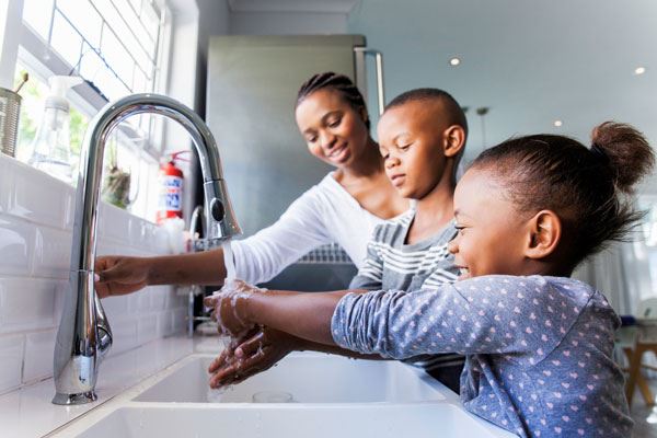 Kids washing hand, mom's happy